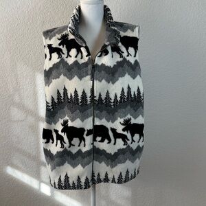 Northern Lifestyles Moose Bear coyote graphic Fleece Vest size Large